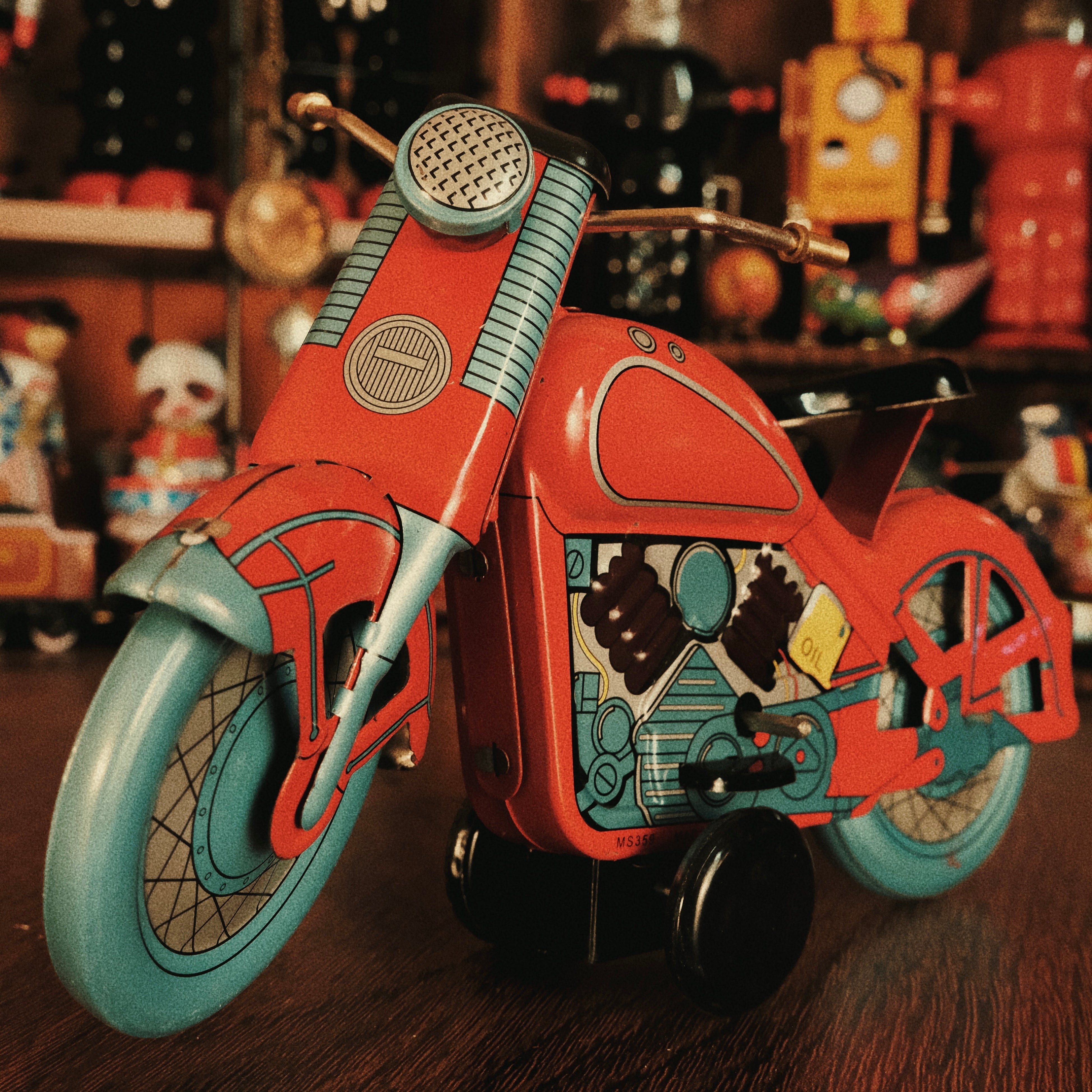 Crimson Rider — Vintage Wind-Up Motorcycle FunClox
