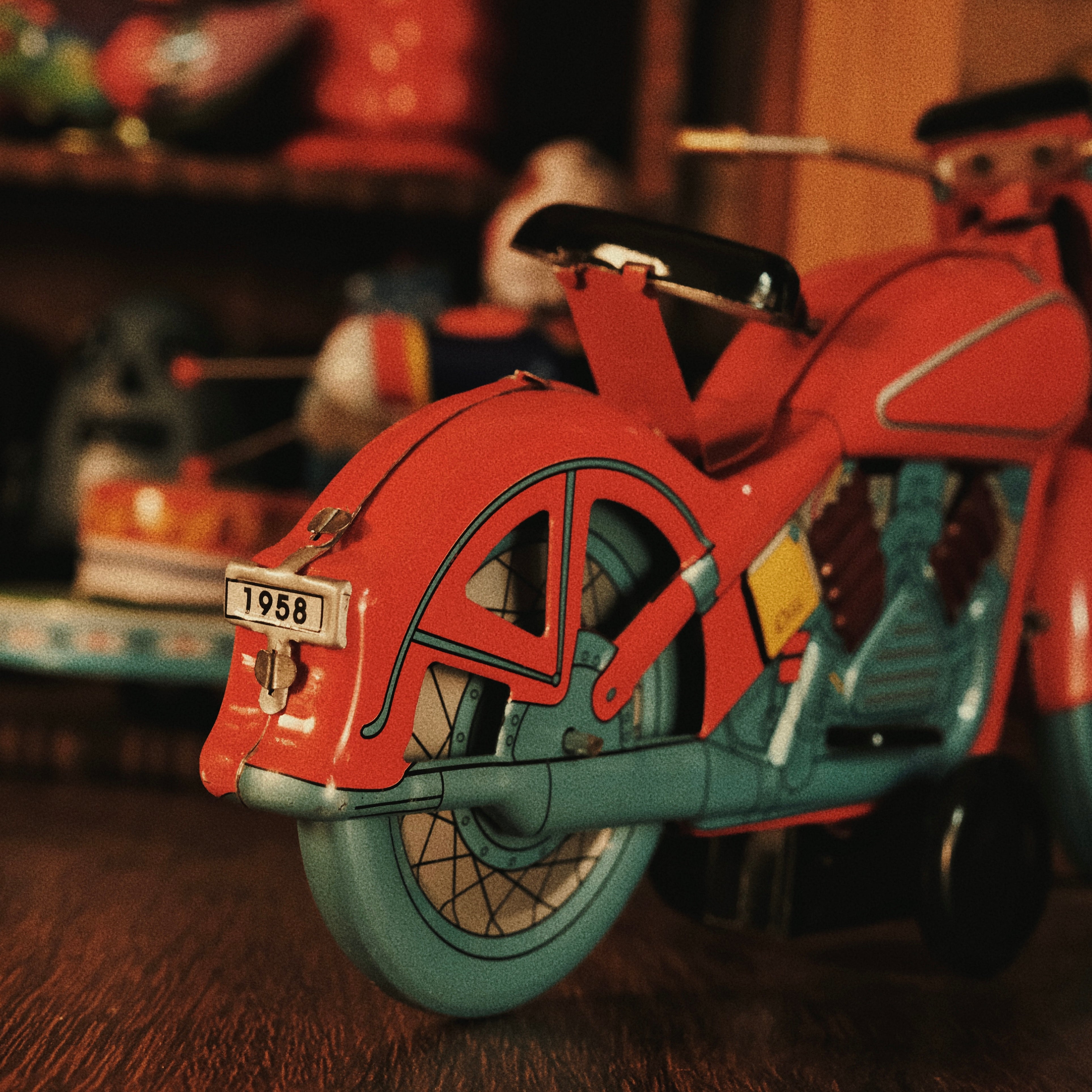 Crimson Rider — Vintage Wind-Up Motorcycle FunClox