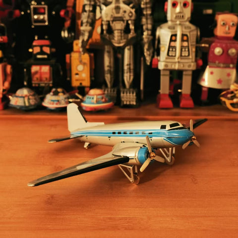 DC-3 Airliner