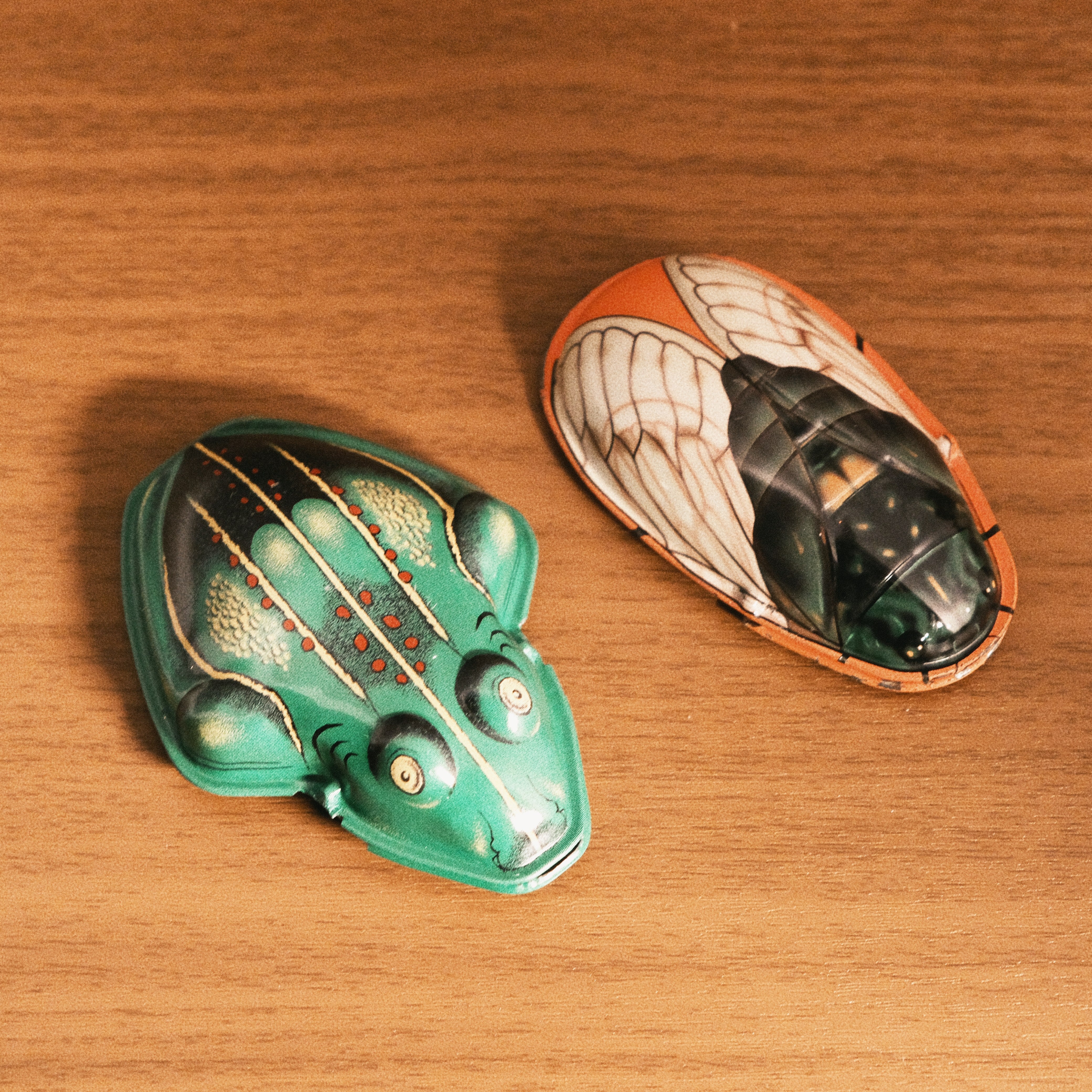 Vintage Tin Cicada Clicker FunClox