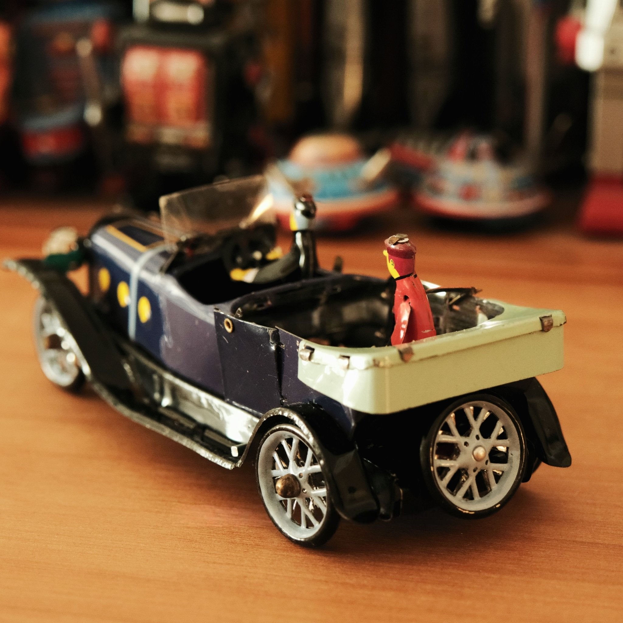 Convertible Vintage Car - FunClox