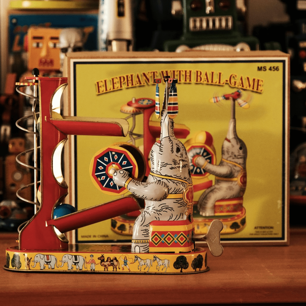 Elephant & Ball - FunClox