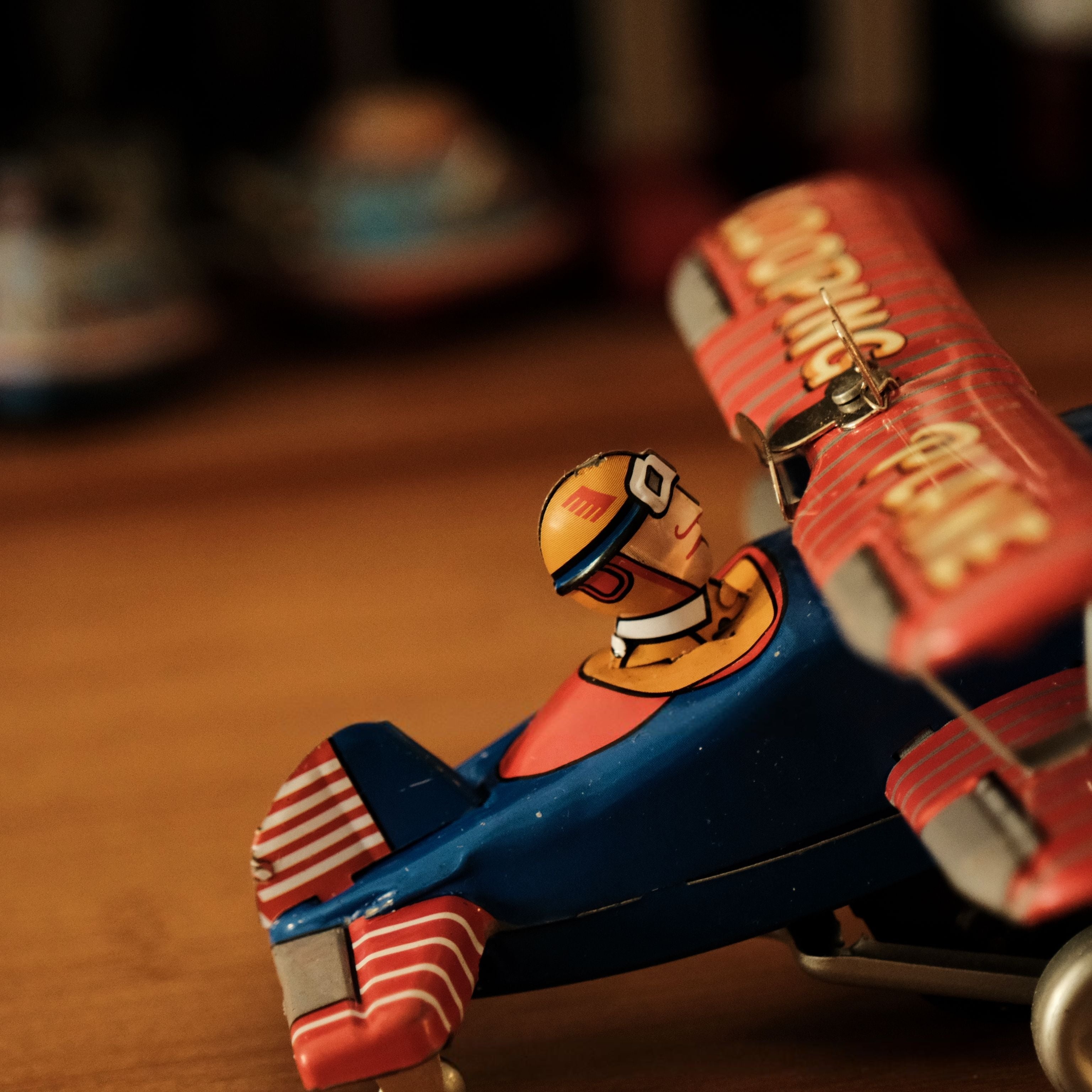 Looping Plane Retro Clockwork Stunt Plane,Unique Gift for Model Airplane Enthusiast ...