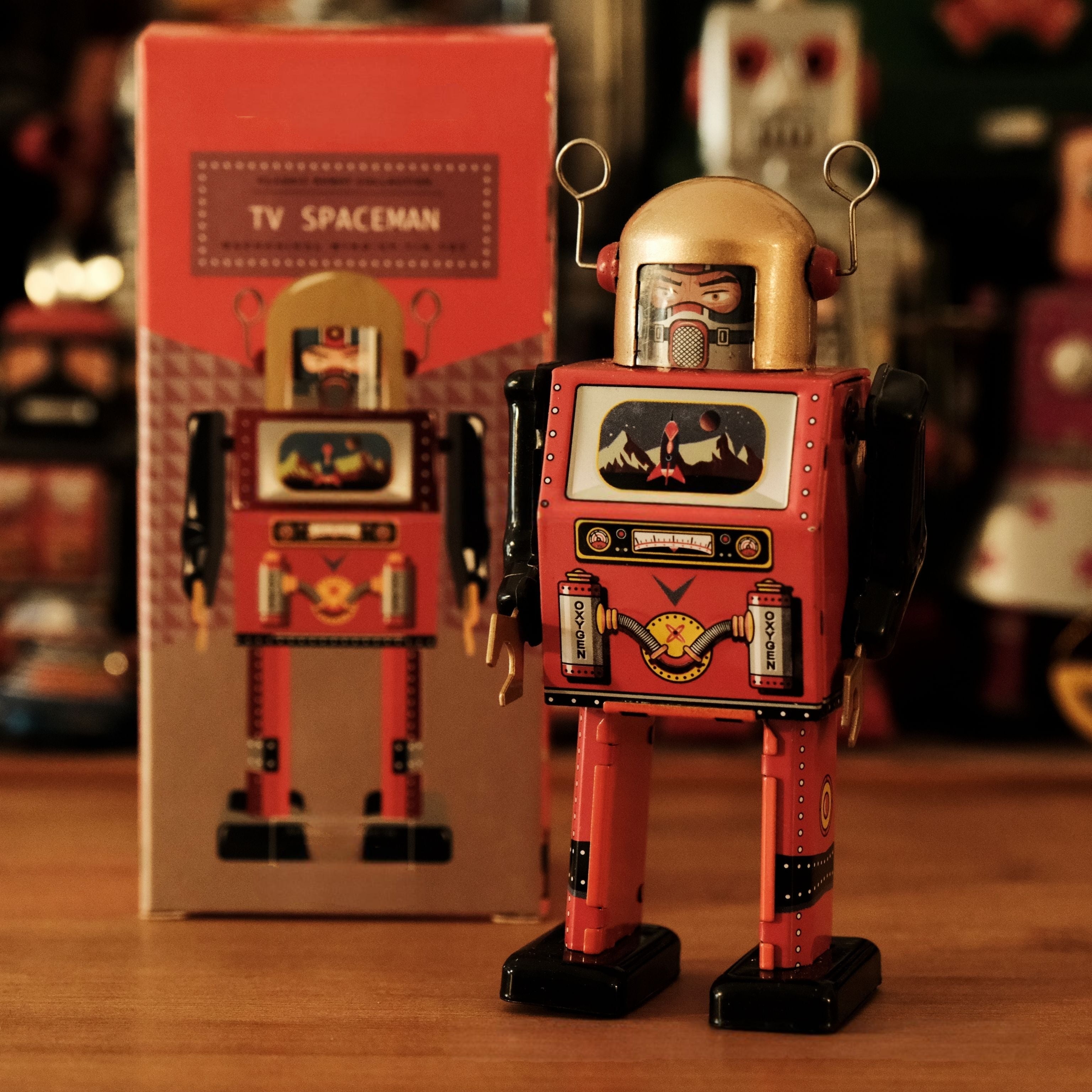Spacemaker Tv Vintage Wind Up TV Spaceman Robot,Unique Gift for Sci-Fi Fans&Desk ...