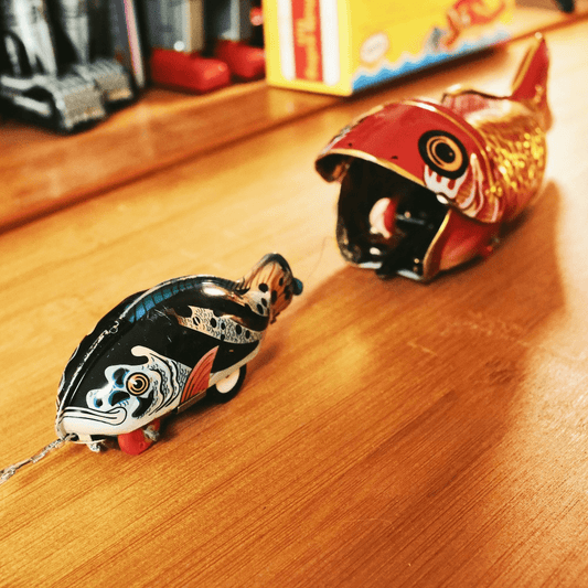 Whale Chases Fish - FunClox